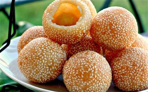 Vietnamese Donuts