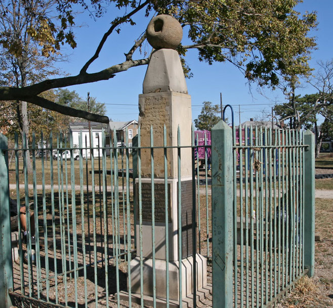 Symmes Monument/Hollow Earth